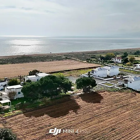 Peaceful House - Private Garden Prázdninový dům