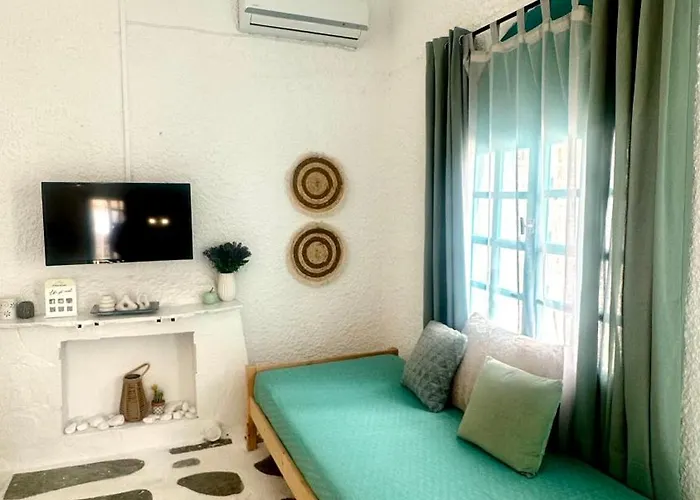 Semesterbostad Peaceful House - Private Garden Analipsis (Messinia)